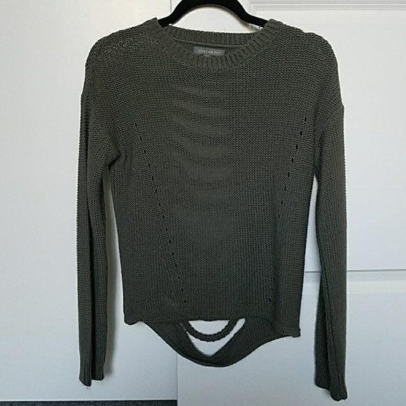 Green sweater - Picture 1 of 4